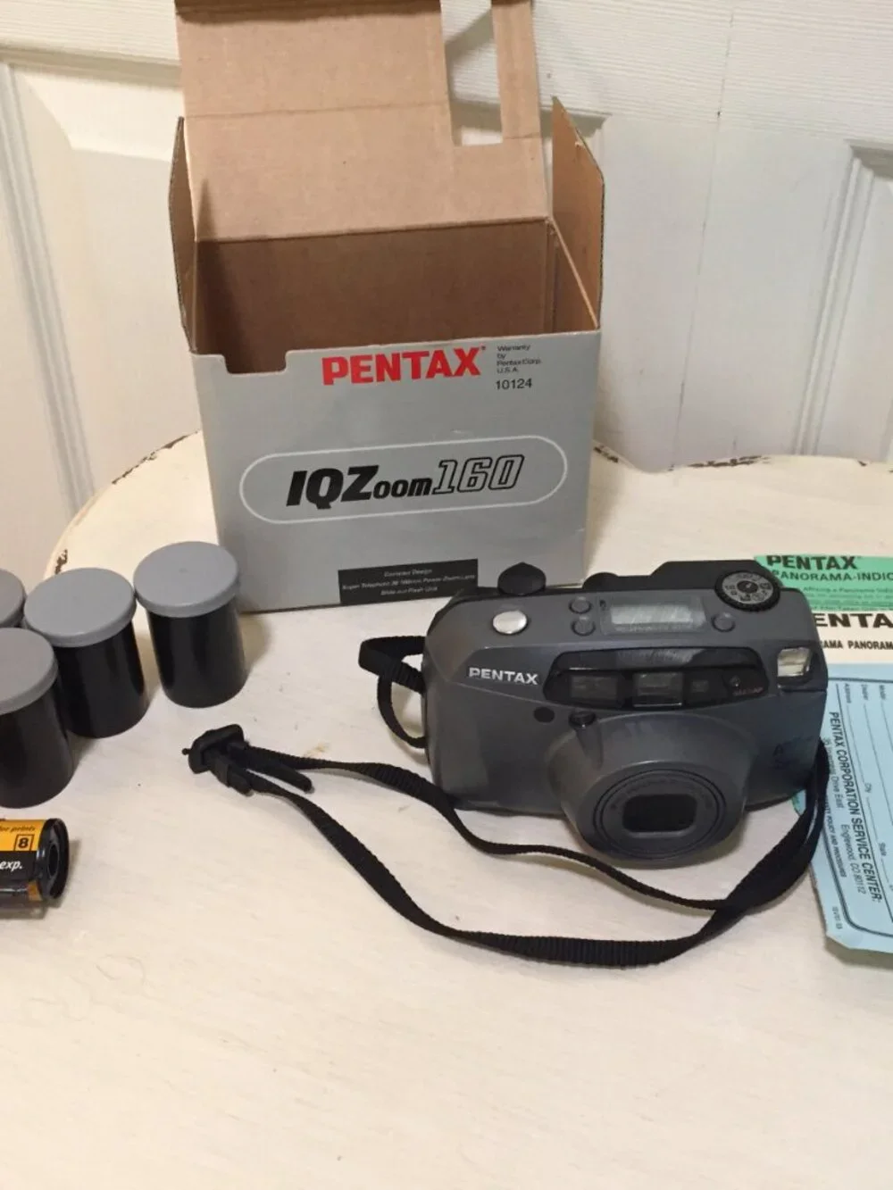 Pentax IQZoom 160 35mm Point & Shoot Film Camera w/Box 4 Rolls Kodak Film